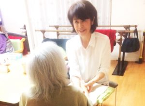 不思議！手から何か出ているんですか？