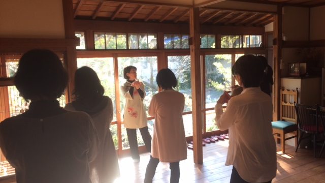 気功レッスンで”氣”を体感しました