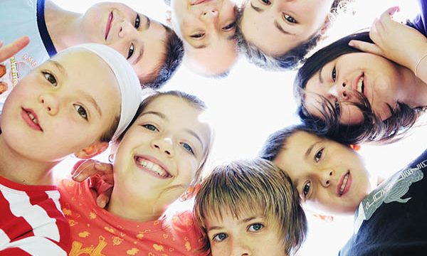 タッチケアが寝たきり予防に！運動より禁煙より？世界が証明した健康寿命の条件